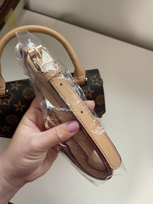 mala absolutamente nova