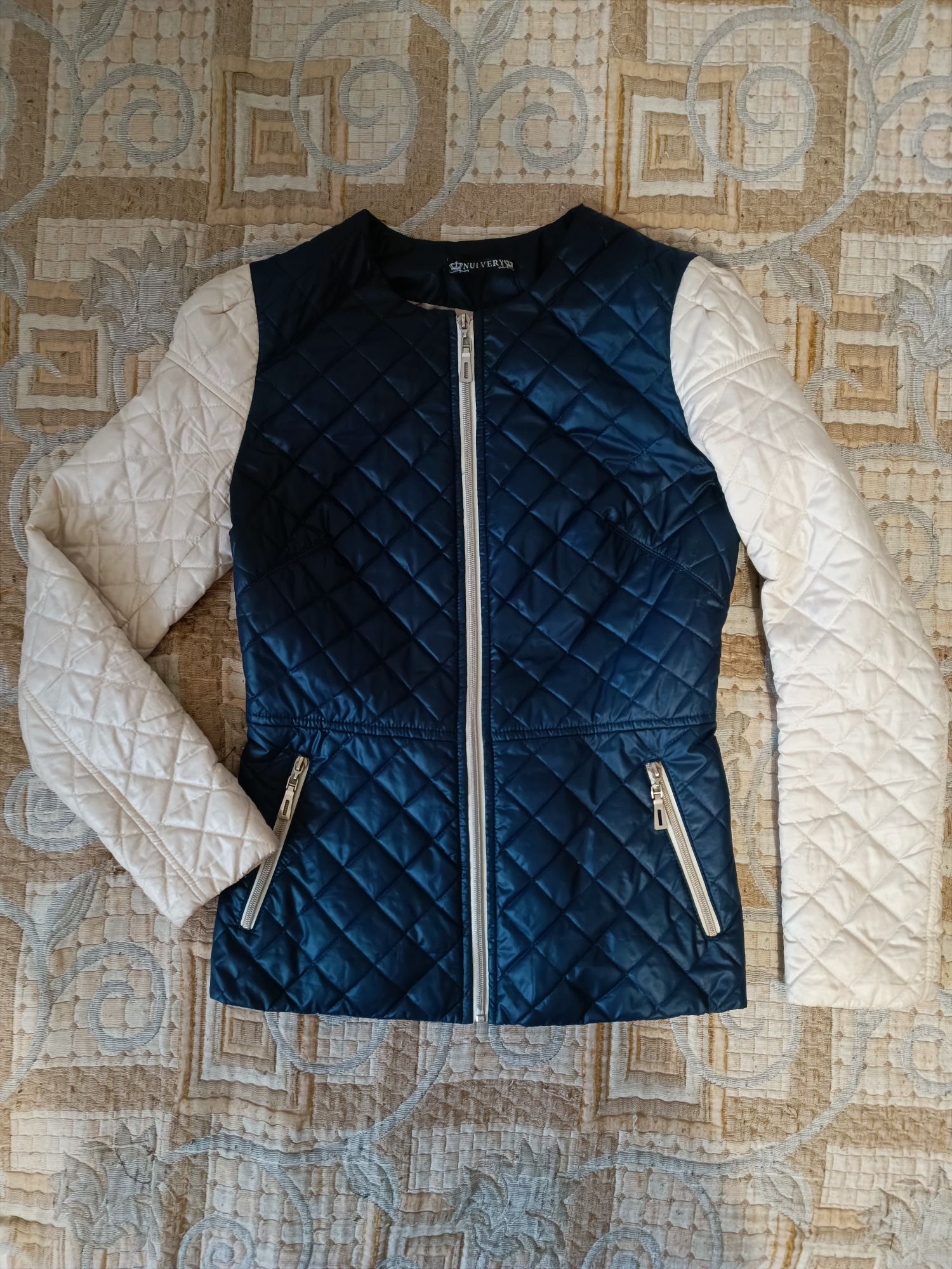 Лёгкая куртка- пиджак 44 размера
