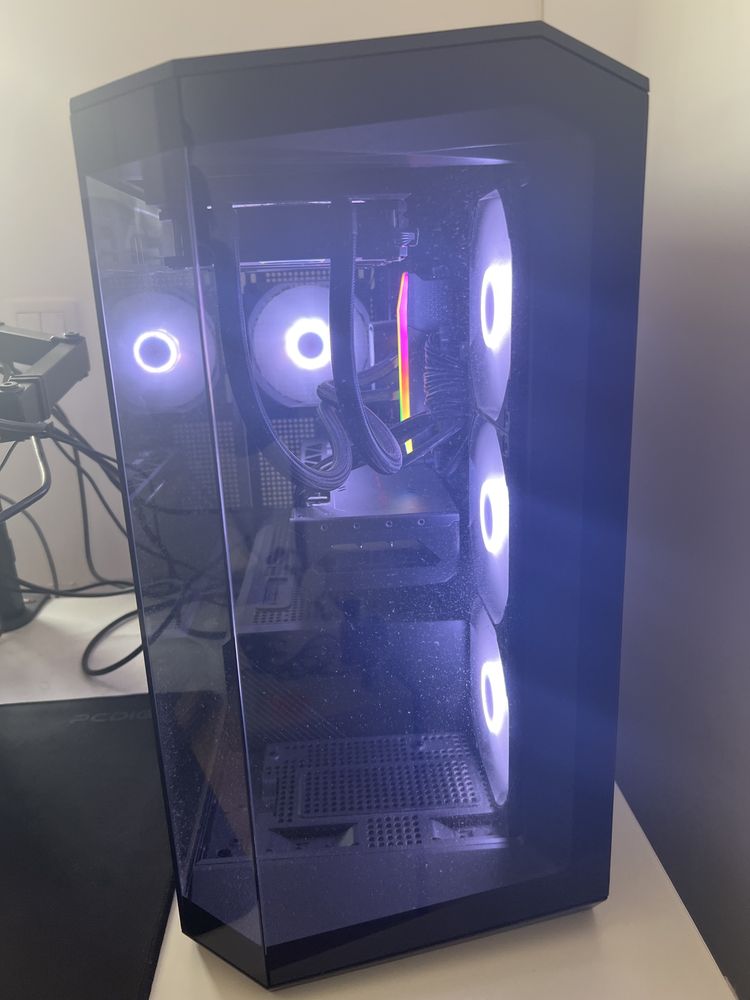 • Setup Gaming Completo Como novo! : PC + Monitor + Periféricos