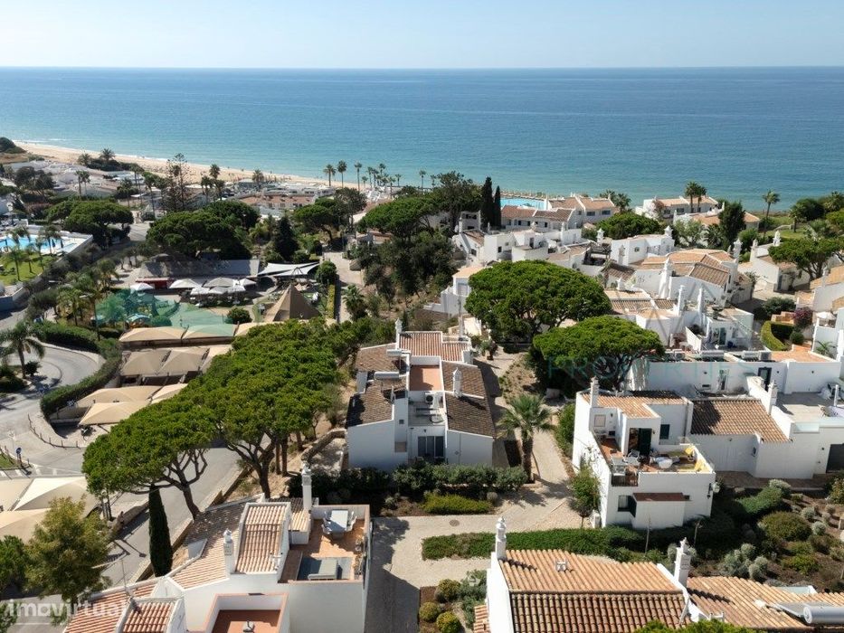 Fantástica Moradia T3 Renovada - A Apenas Minutos da Praia e Praça,...