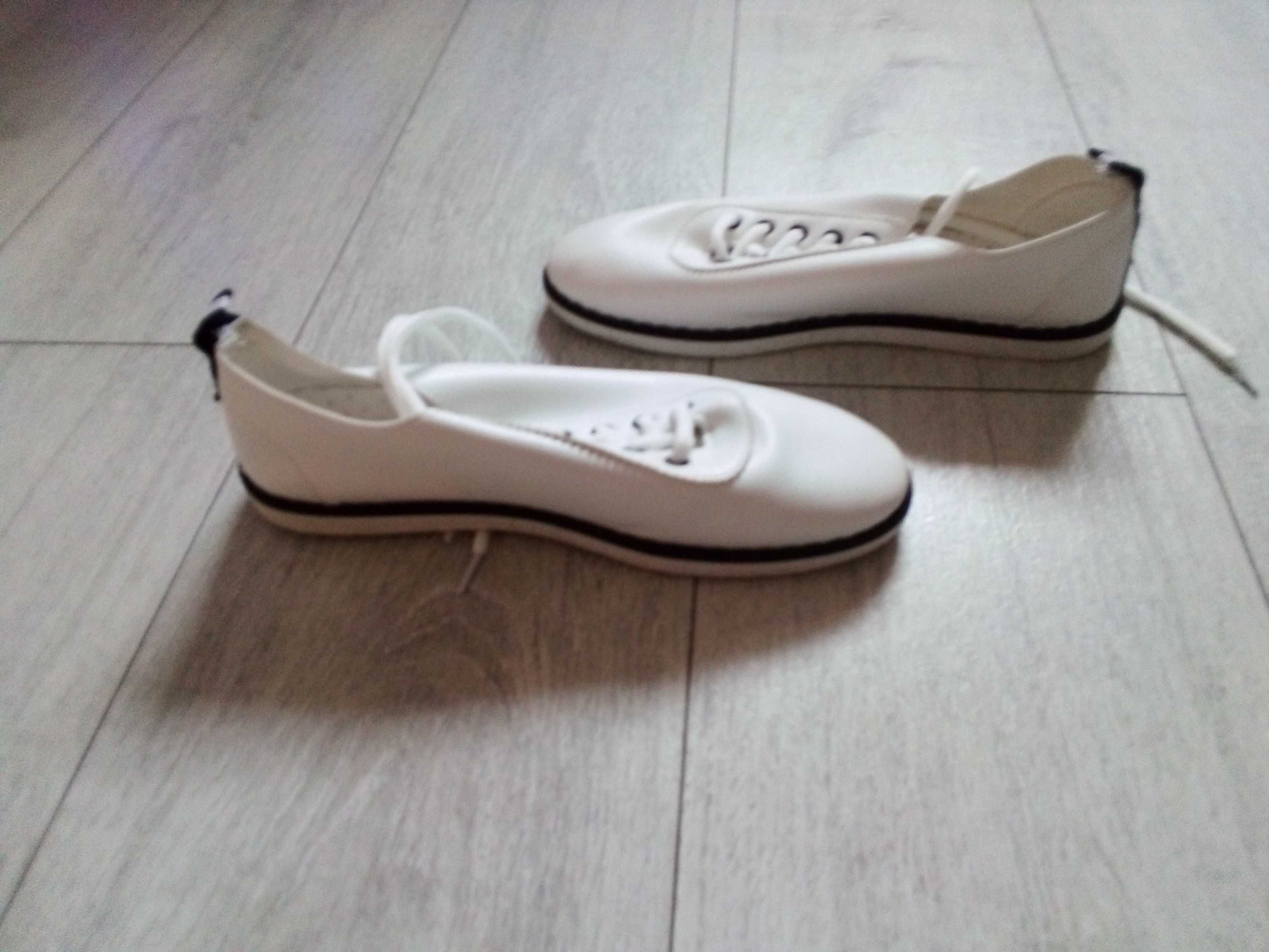 Buty komunijne białe roz. 38
