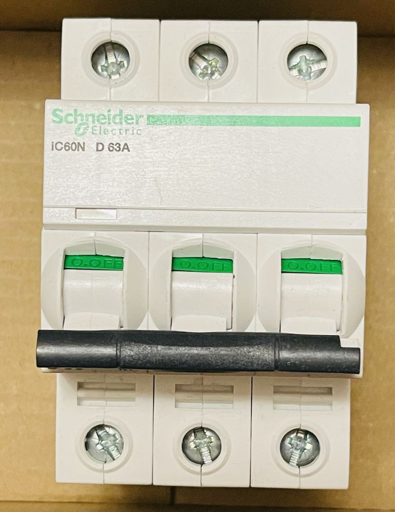Автоматичний вимикач iC60N 3P 63A D Schneider Electric A9F75363