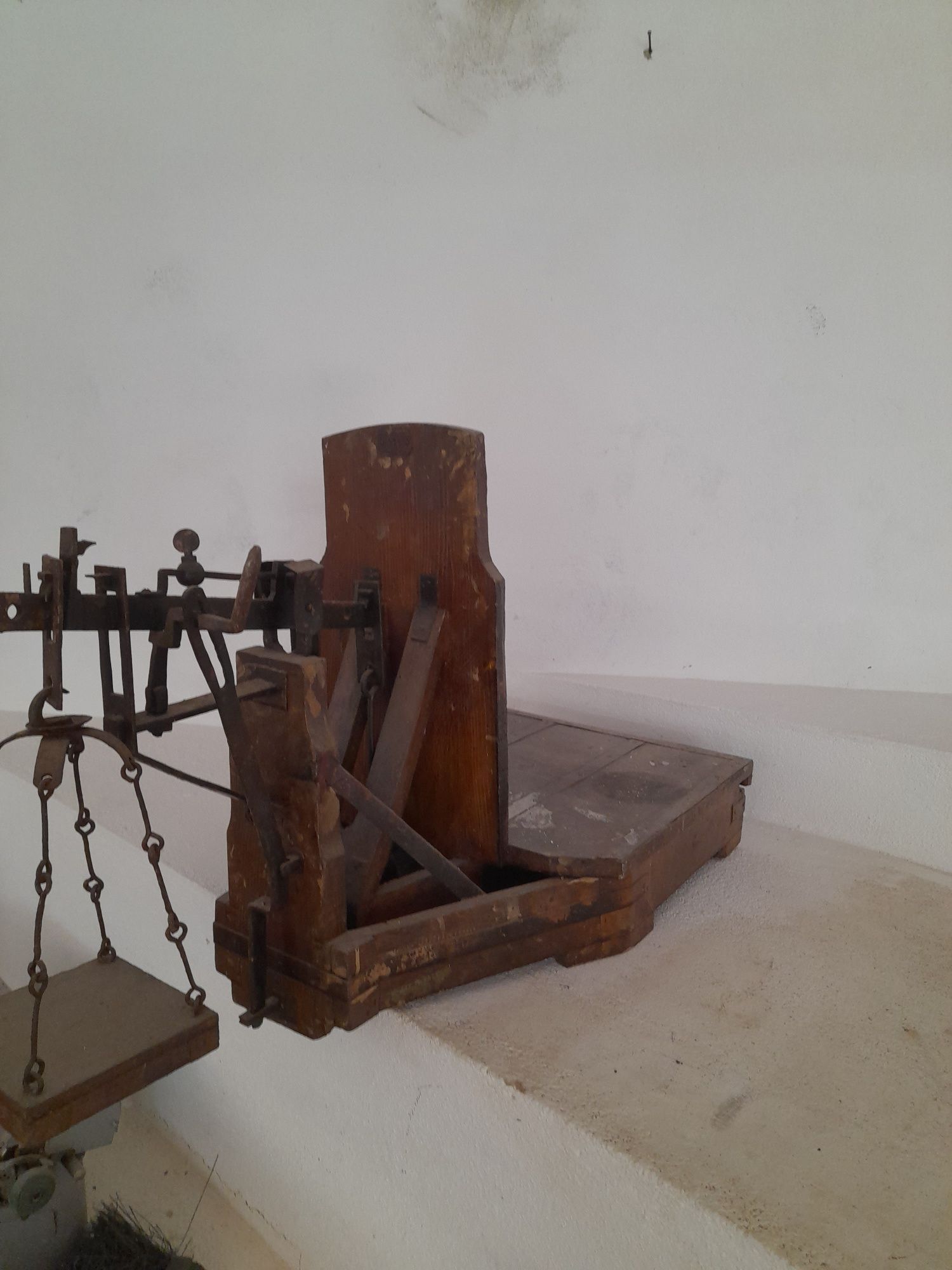 Balança de madeira