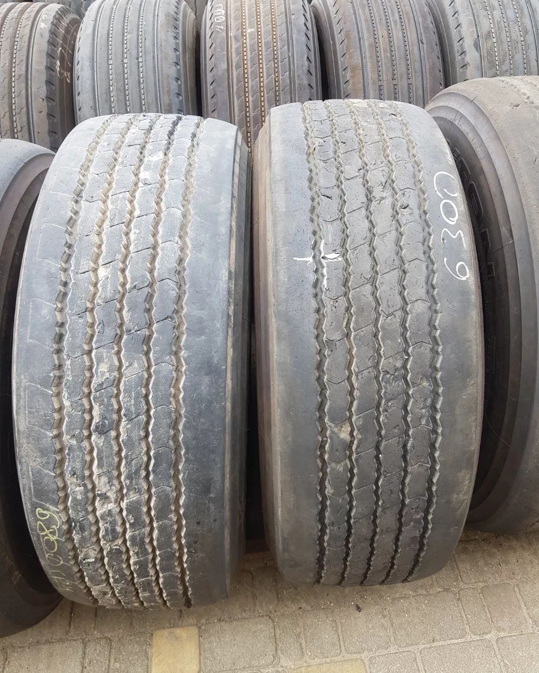 385/65 R22.5 Dayton D400T, 385/65R22.5 Firestone FT522