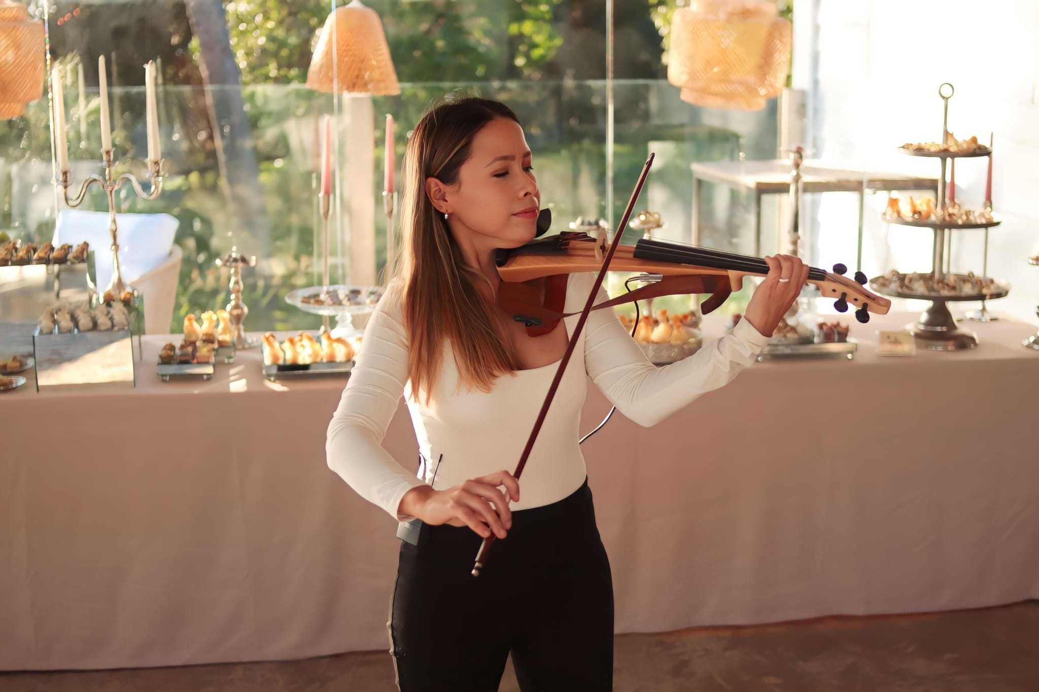 Dani B - Violinista para Eventos