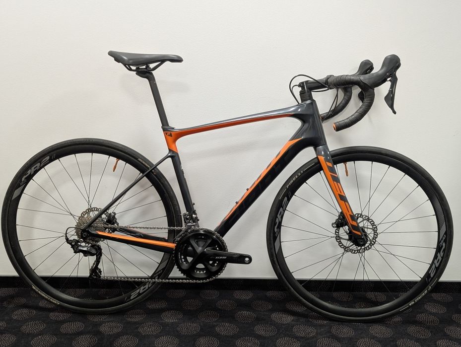 Karbonowy rower Giant Defy Advanced Shimano 105 hydraulika 2x11 M