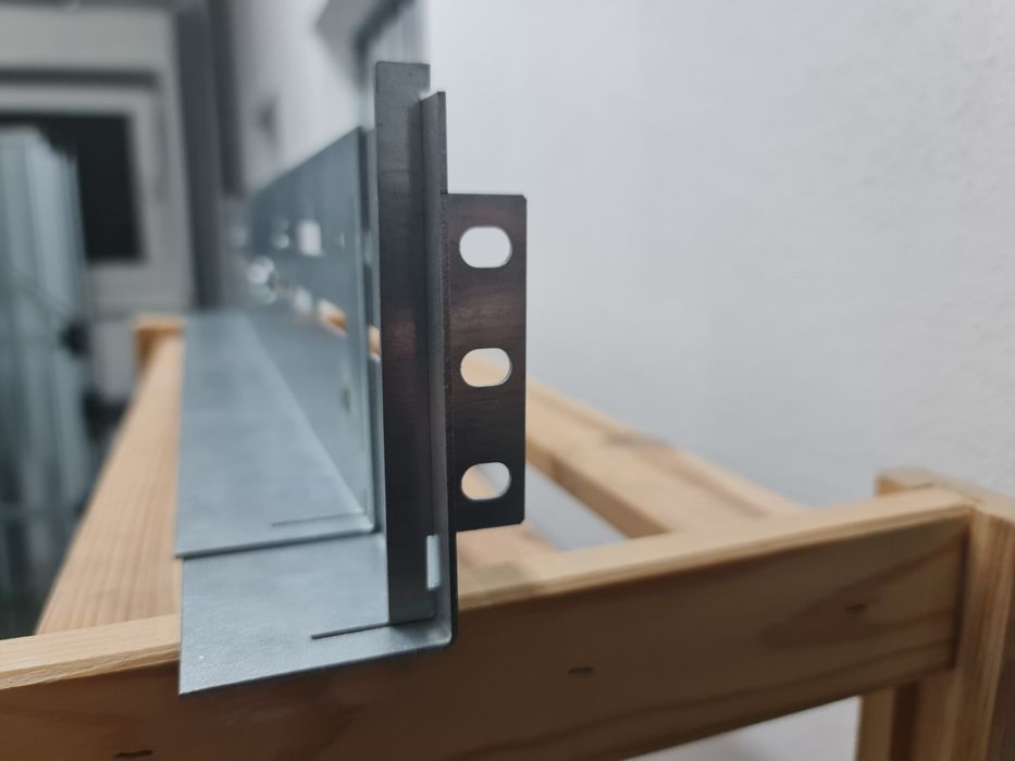 Szyna montażowa do szafy serwerowej RACK. Regulowana 2 sposoby montażu