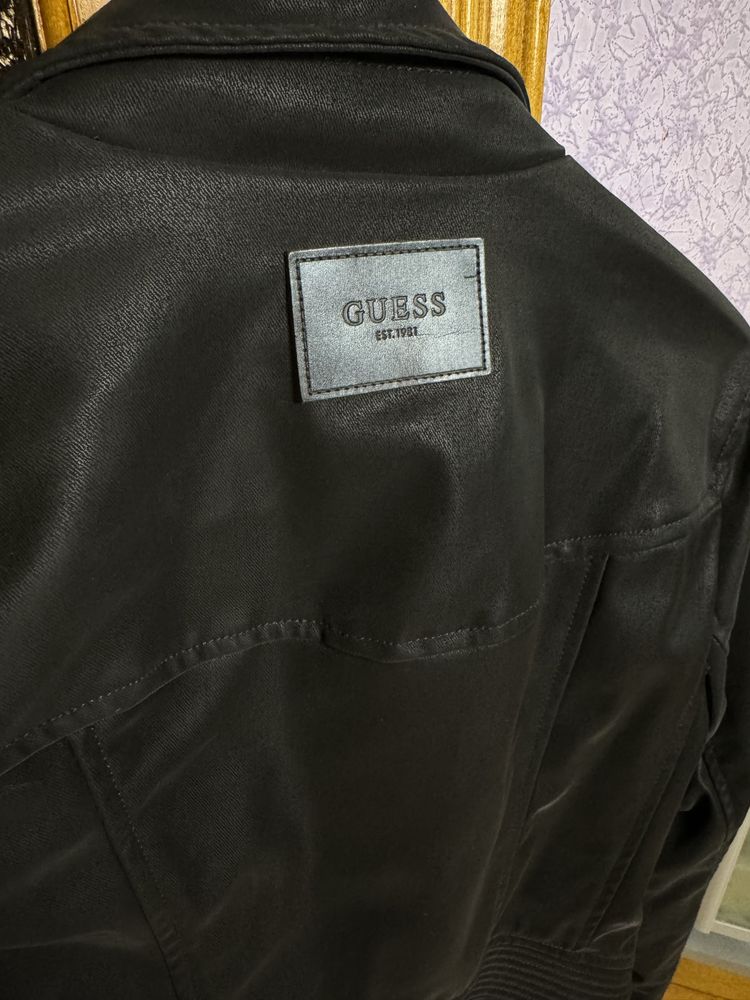 Косуха Guess як нова (вдягалась 2 рази)