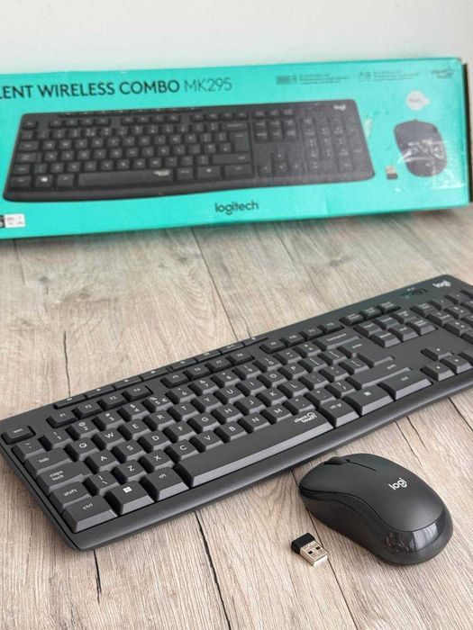 Комплект (клавіатура, миша) Logitech MK295 Wireless Combo Black NL