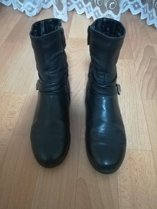 Продам детские сапоги