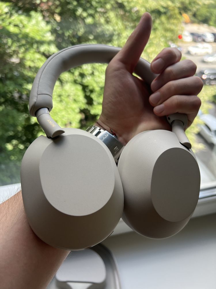 Sony  WH-1000XM5