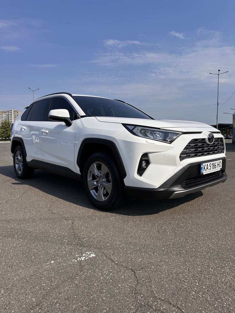 Toyota Rav4 2022 офійійна, на гарантіі