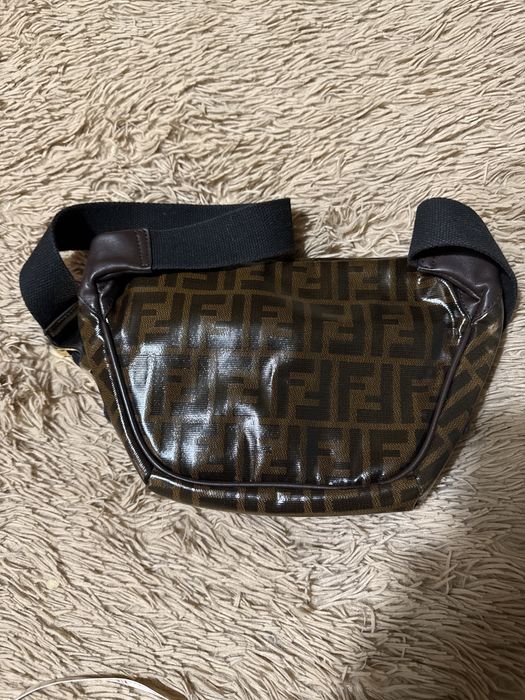 Сумка cross body Fendy