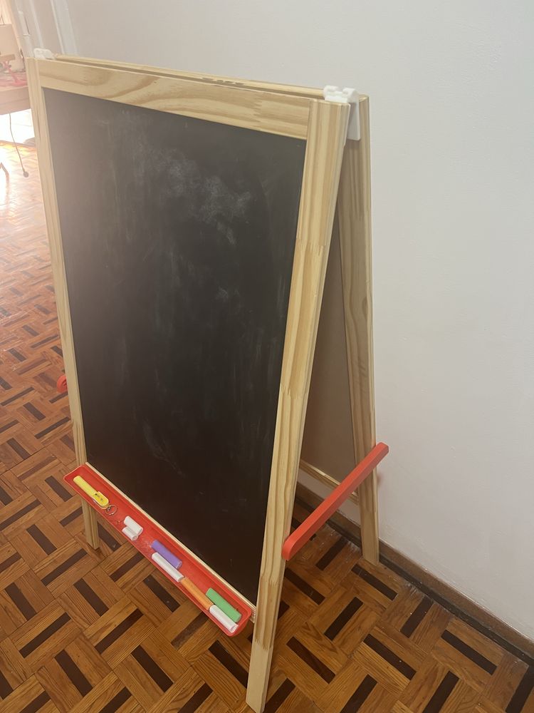 Cavalete quadro/giz e magnético