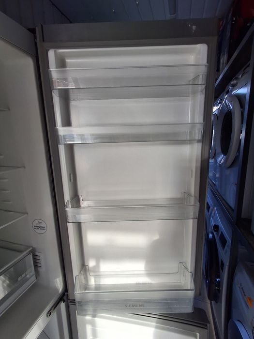 Холодильник Bosch model KGE36BE41