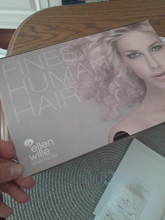 Peruka naturalna  włos naturalny blond z grzywką