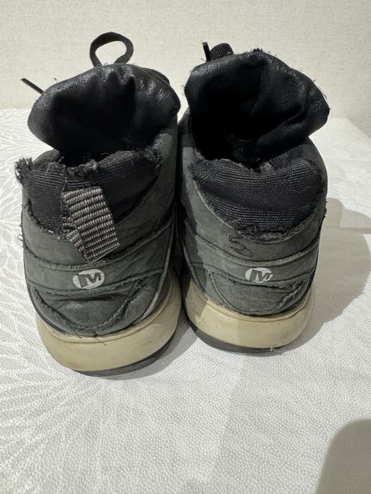 Продам чоловічі зимові кросівки