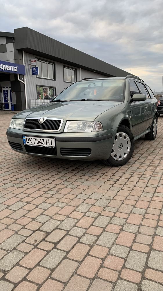 Skoda Octavia tour 1.6 mpi