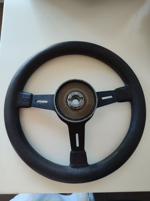 Volante Momo com cubo Honda