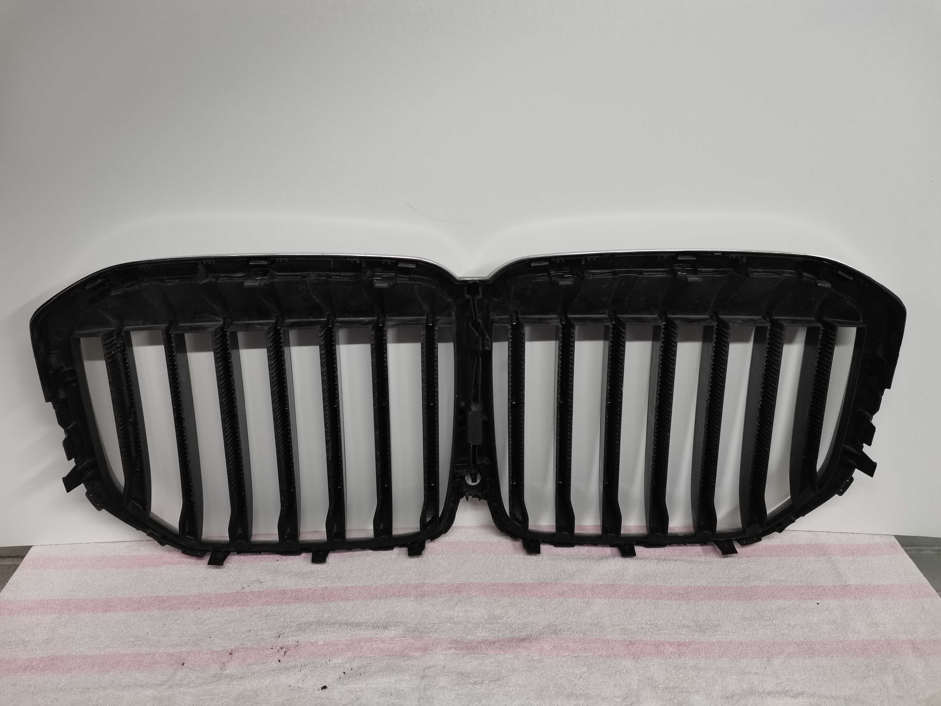 Grill, atrapa BMW X7 srebrna