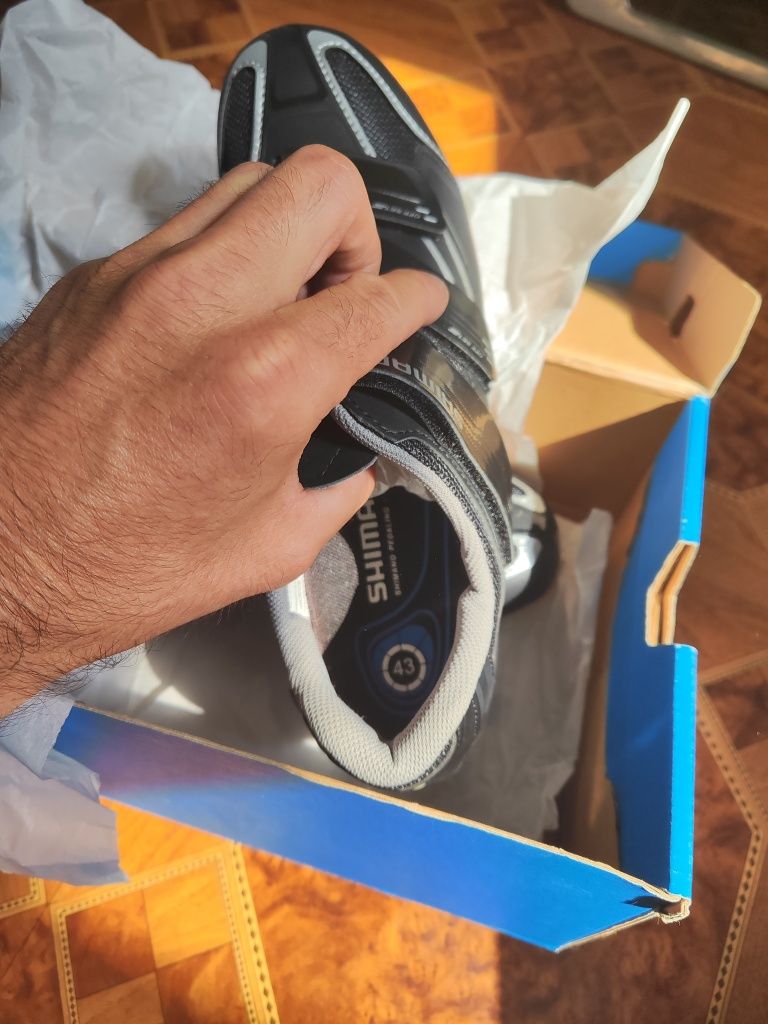 Продам велотуфли Shimano SH-R078l шоссе