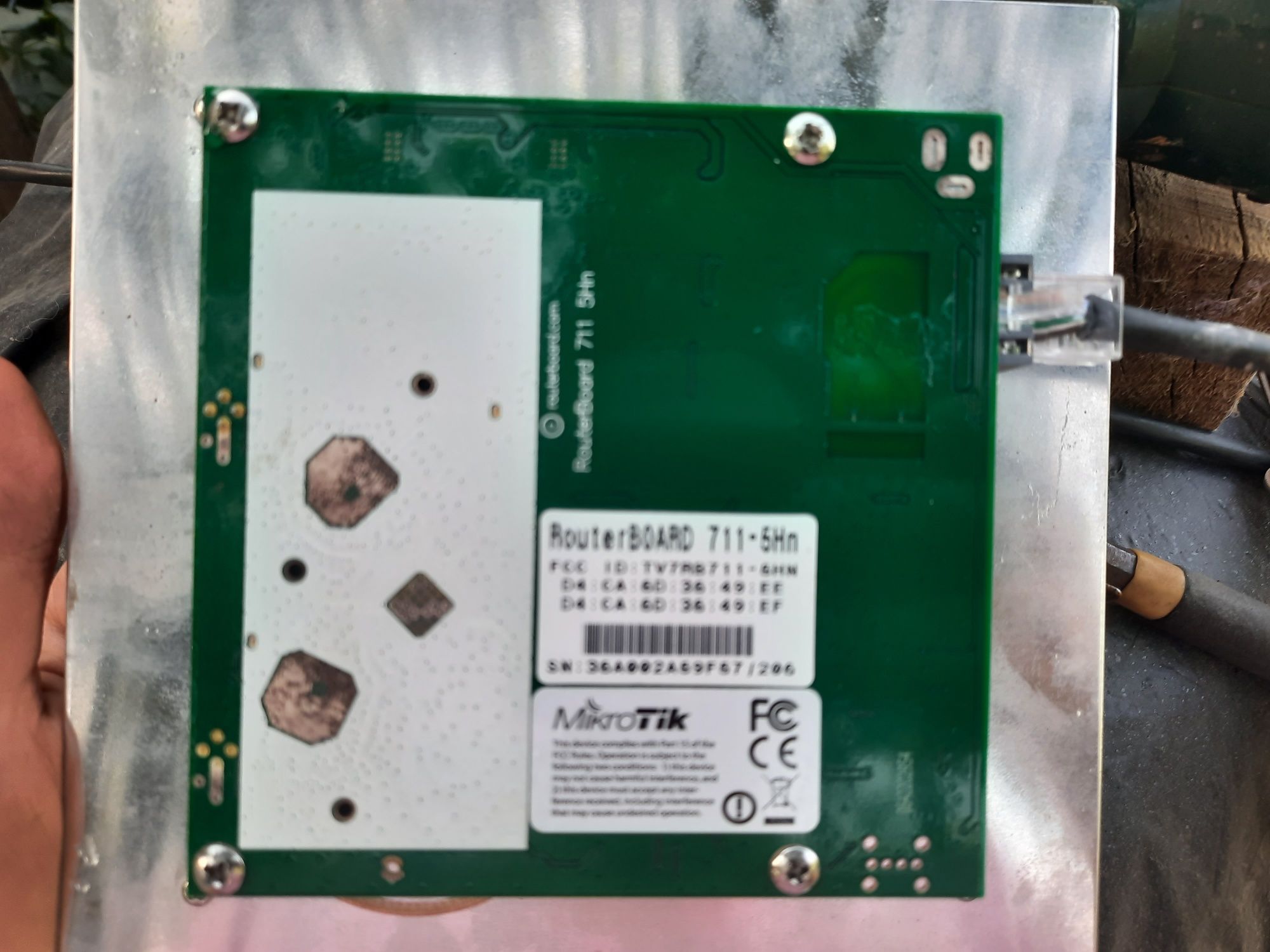 Роутер Board 711-5Hn  microtik