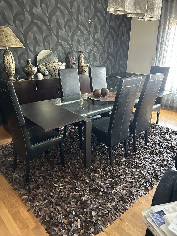 Mesa de jantar com extensao e 6 cadeiras