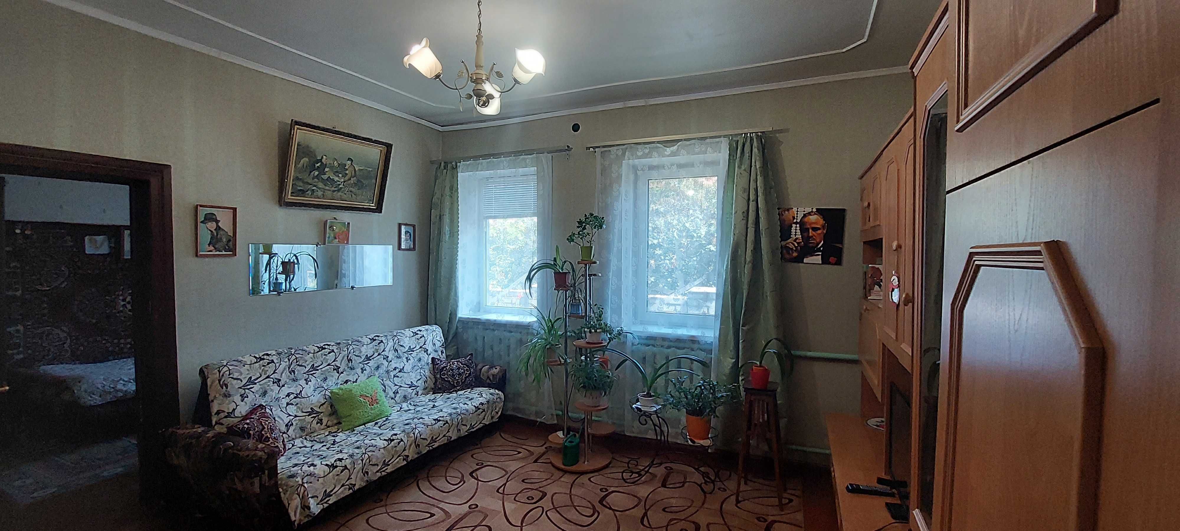 Продам отличный кирпичный дом с участком 6 соток. Можно по сертификату