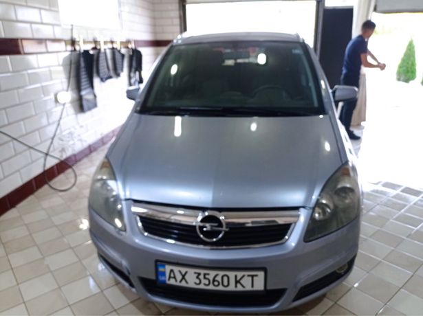 ПРОДАМ Opel Zafira 1,8