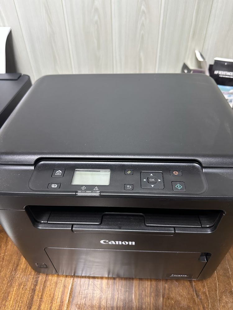 Лазерний МФУ Canon MF272 dw