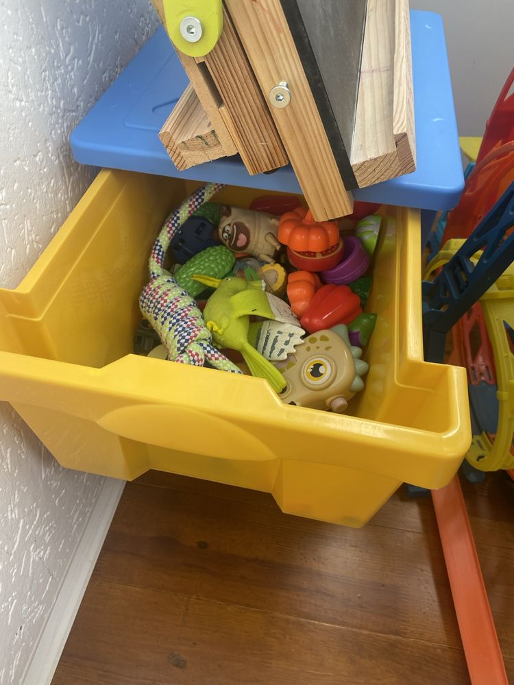 Ящик для іграшок