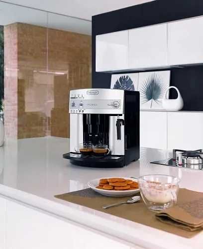 Кофемашина DeLonghi Magnifica ESAM3200(витрина из Германии)