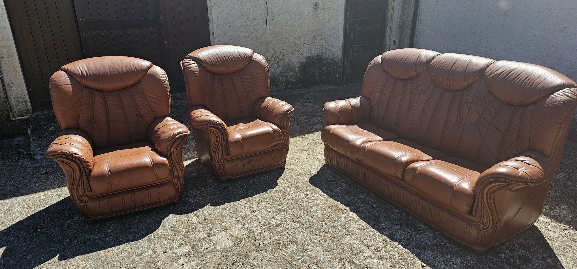 Conjunto de poltronas e sofá cama