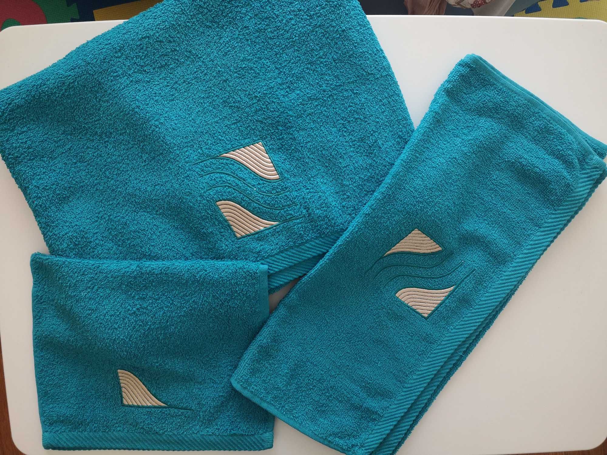 Conjunto de 3 toalhas de banho novas