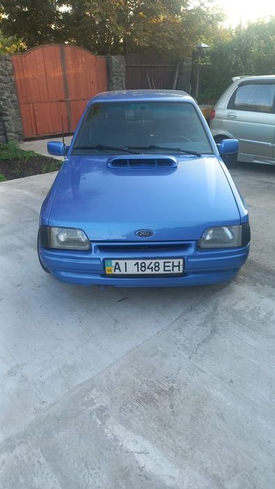 Ford escort обʼєм 1,4 л. газ/бензин, 1988р. пробіг 200000