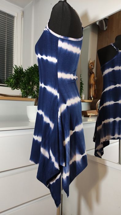 Letnia sukienka bokserka dłuższe boki S