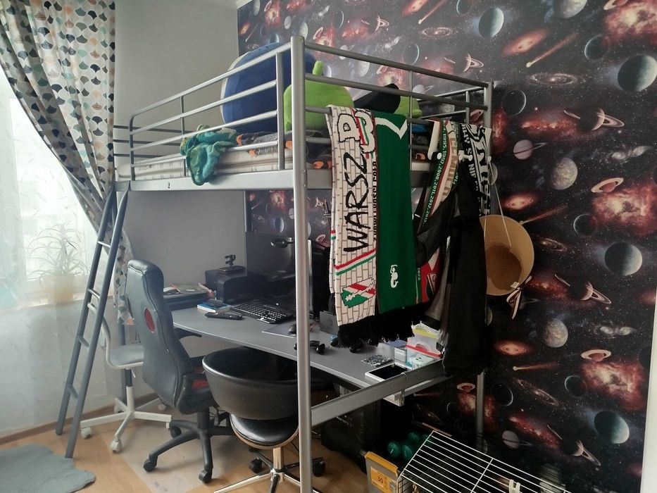 Łóżko na antresoli