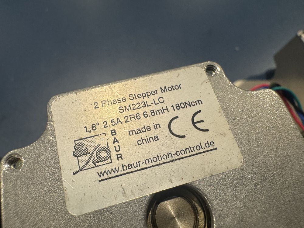 Silniki krokowe, SM 234M 700Ncm, SM 223L-LC 180 Ncm, SM217L 55Ncm.
