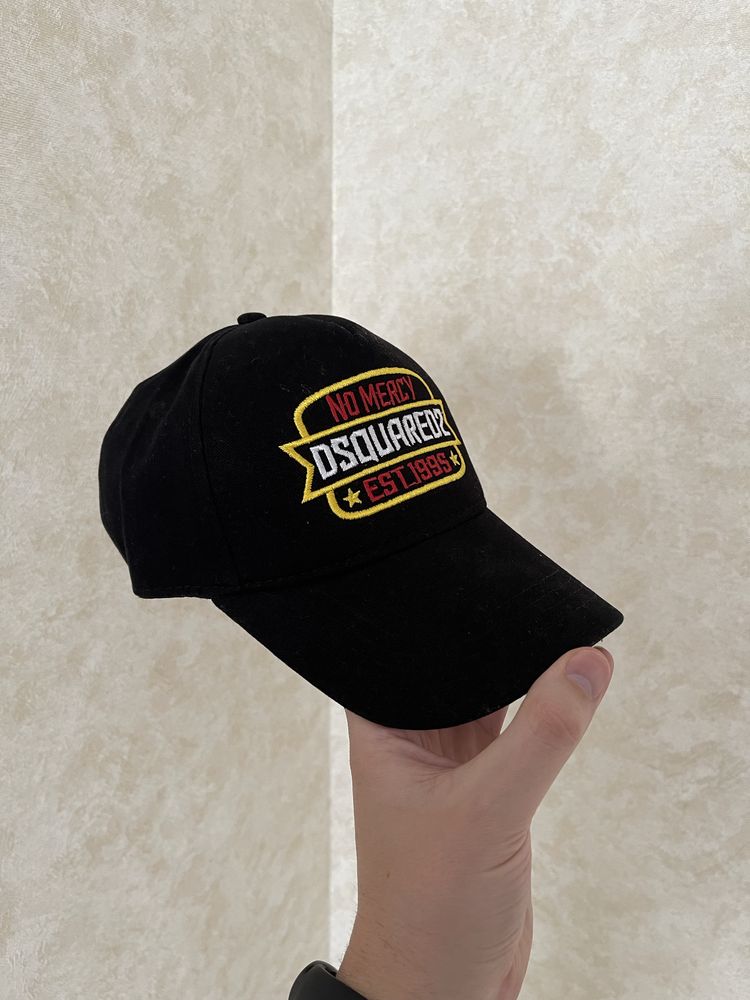 Кепка бейсболка Dsquared2 est.1995 черная dsq