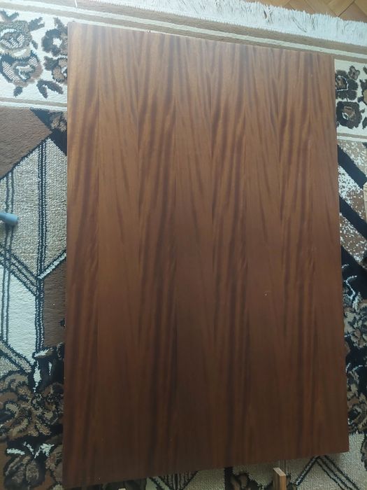 Гостинний стіл на 12 персон