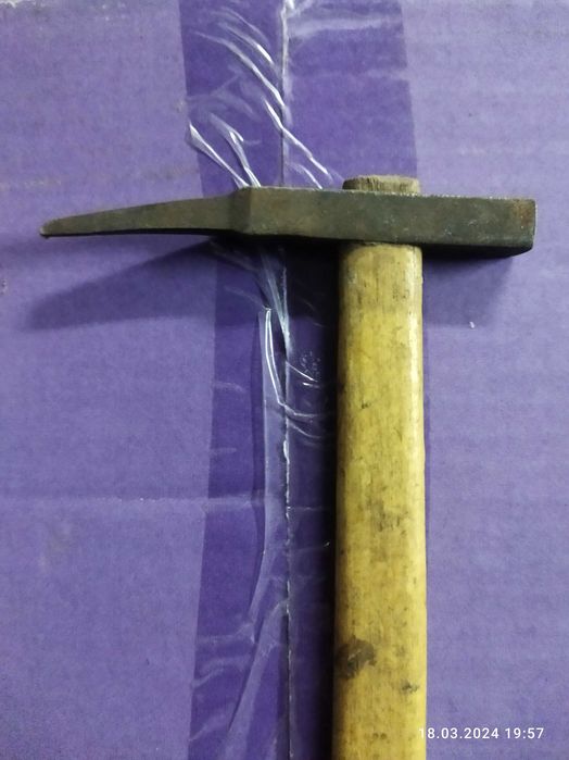 Молотки ювелира,часавщика.