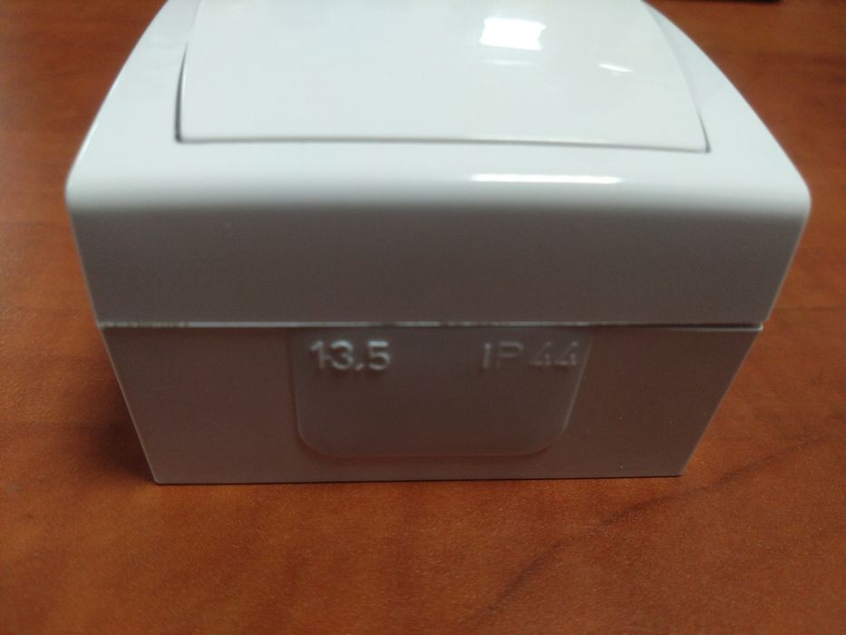 Łącznik jednobiegunowy podświetlany IP 44 OSPEL