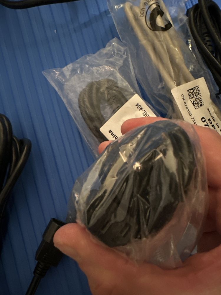 Kabel zasilający przedłużka kabla zasilającego do komputera upsa