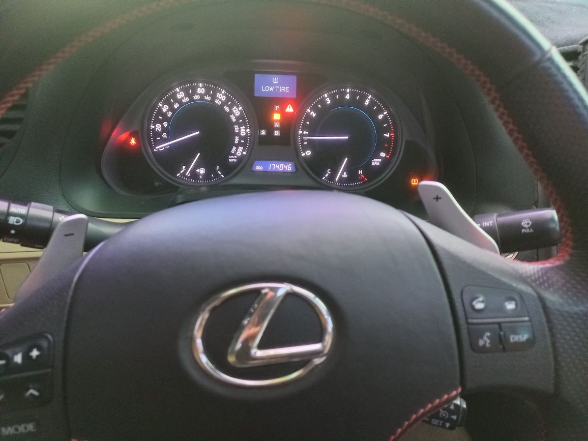 Lexus is 250 avtomat 4x4