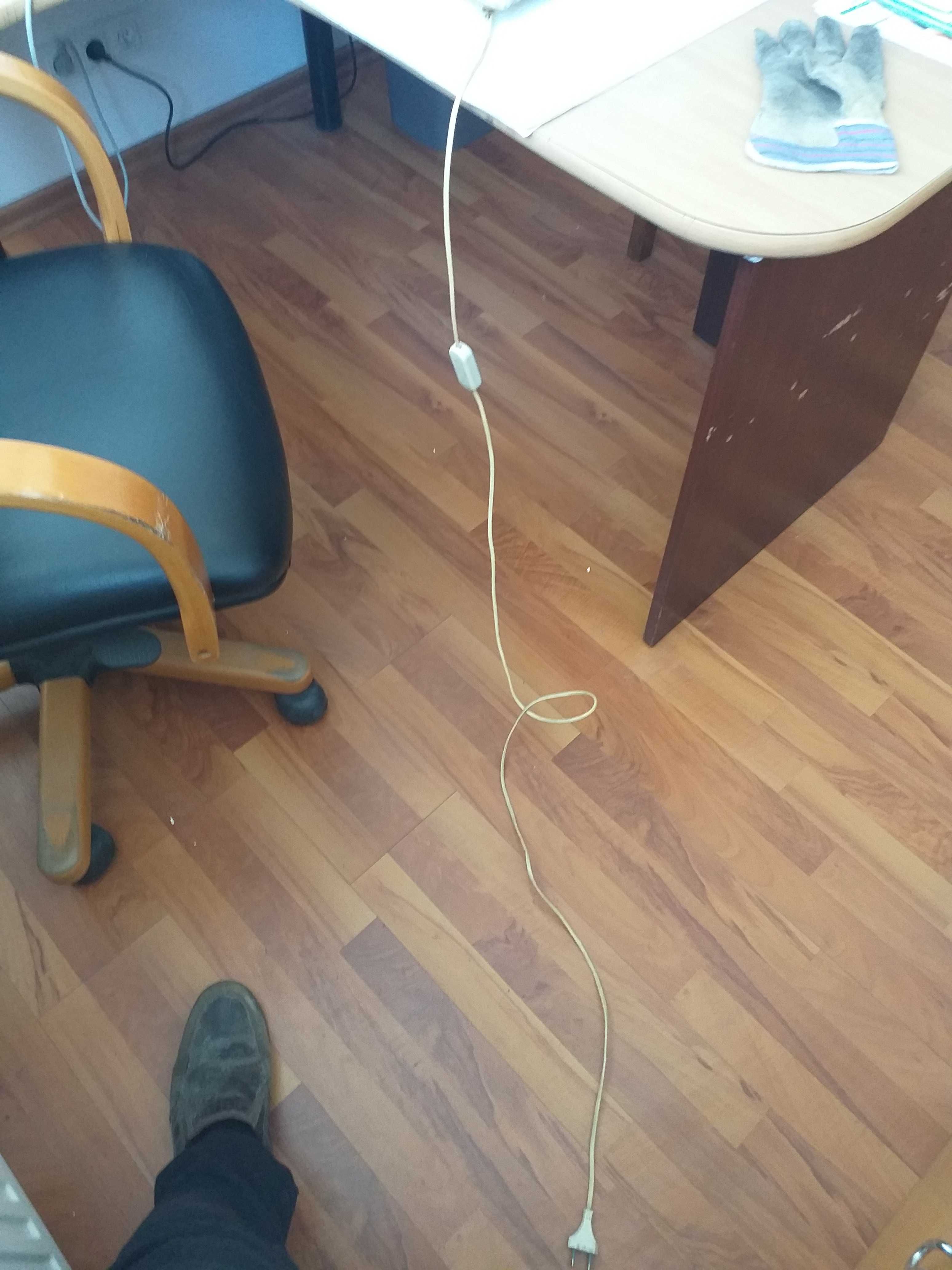 Lampa stojąca ozdobiona marmurem (onyks)