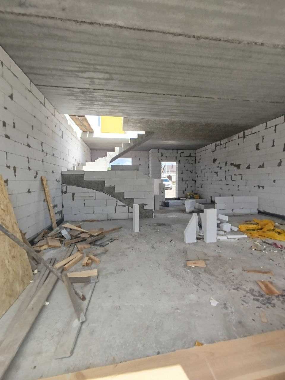 Продаж сучасного дуплексу р-н Поляна