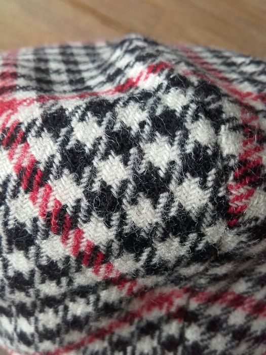 Kaszkiet Wigens wełniany .