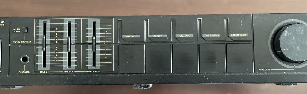 Sprzedam wzmacniacz Marantz pm26