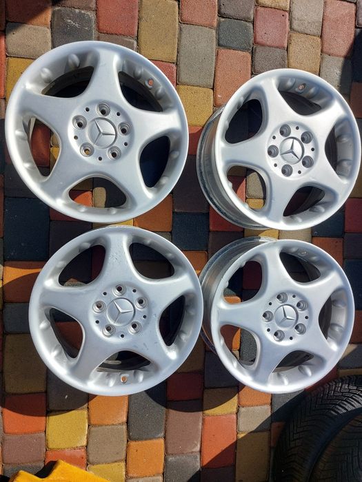 Оригінальні легкосплавні диски R16 мерседес  Aклас