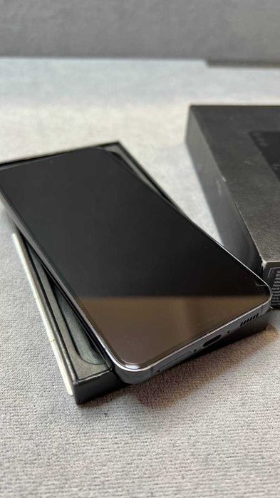 Вітринний Самсунг SAMSUNG Galaxy S23 256 GB Black 12 місяців гарантії!